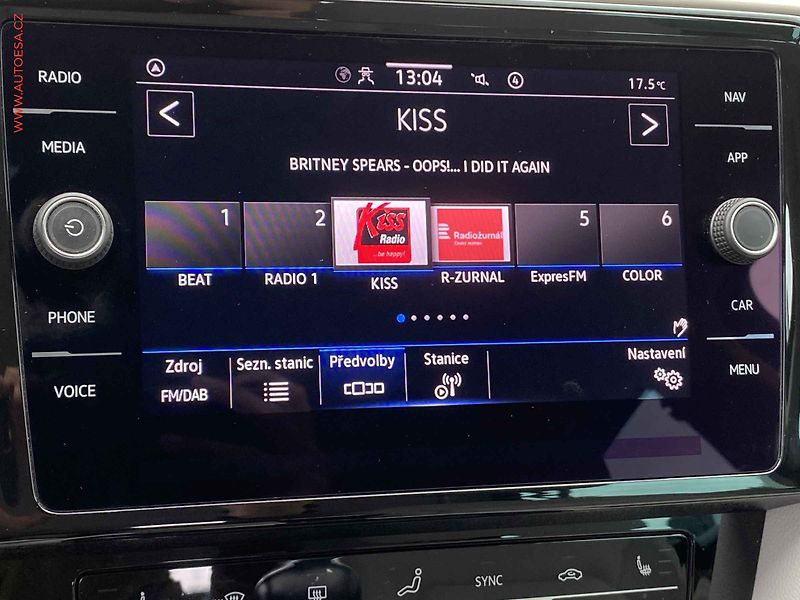 Volkswagen Passat (2020) 2.0 TDi, Elegance, LED, navi - fotka 16 z 18
