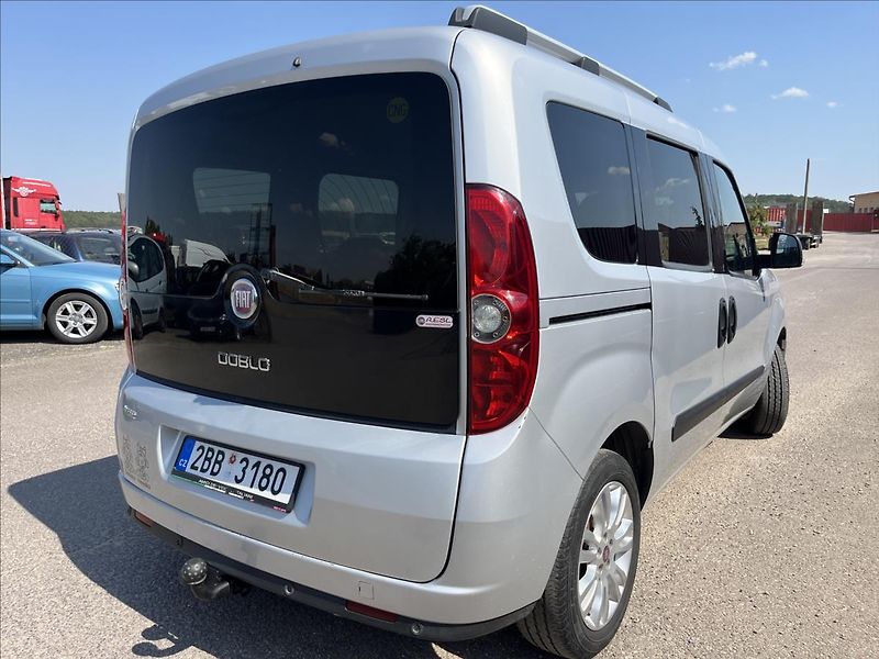 Fiat Dobló 1,4 i CNG EMOTION KLIMA SERVIS - fotka 39 z 42