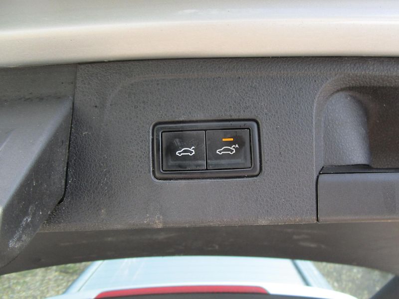 Volkswagen Passat 1,6TDI-88KW-DSG+ZÁVĚS - fotka 7 z 17