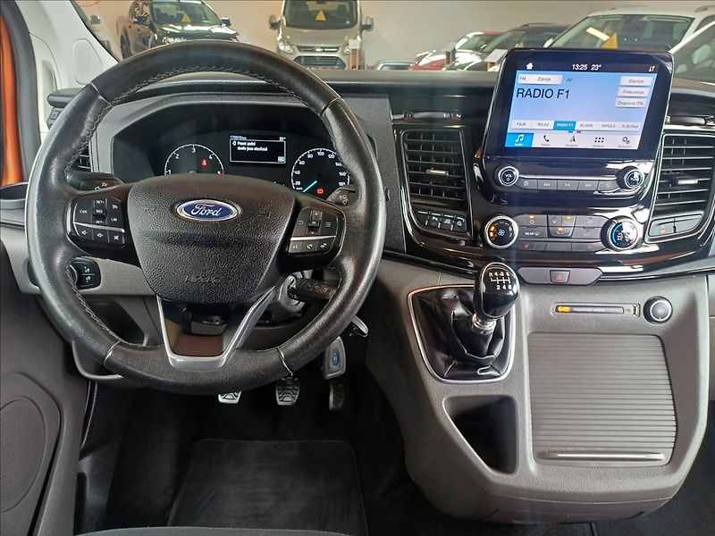 Ford Tourneo Custom 2,0 Titanium,1maj,Top stav! - fotka 14 z 27