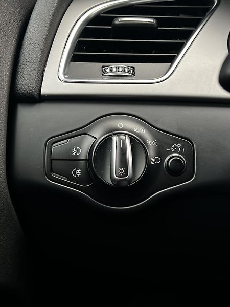 Audi A4 3.0TDI 180kW Quattro S-LINE  - fotka 23 z 27
