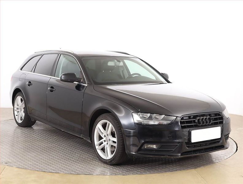 Audi A4 (2012) 2.0 TDI, Navi, Tempomat - fotka 1 z 16