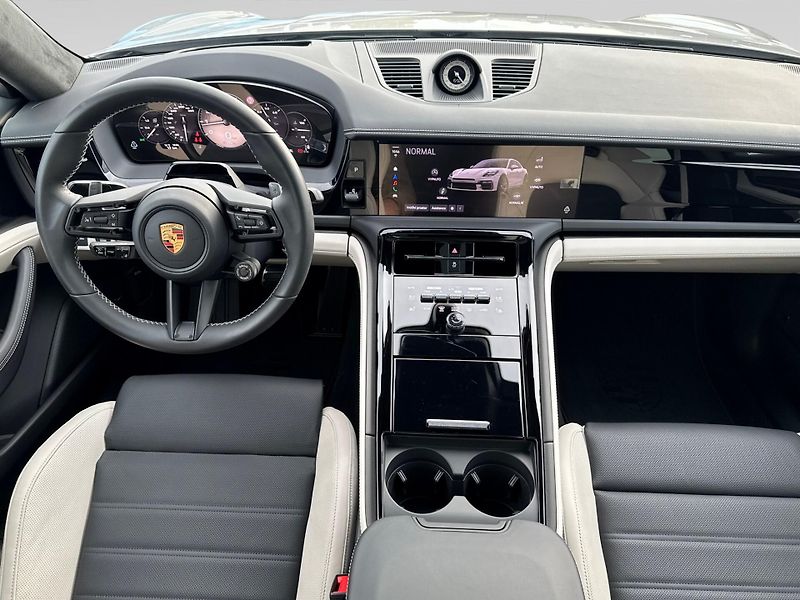 Porsche Panamera GTS - fotka 17 z 30
