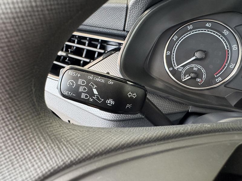 Škoda Kamiq 1,0TSI*Tempomat*PDC*REZERVACE! - fotka 23 z 29