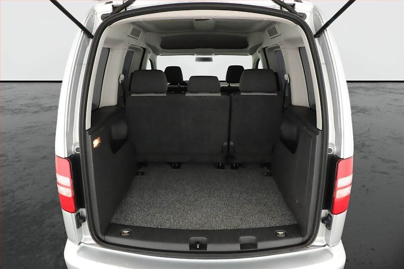 Volkswagen Caddy (2013) Maxi Life 1.6 TDI, 5Míst, ČR - fotka 10 z 11