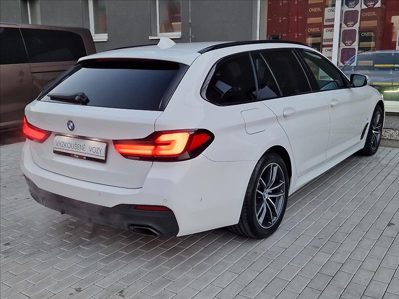 BMW Řada 5 520d Xdrive M-Sport ČR,1.Maj. - fotka 10 z 50