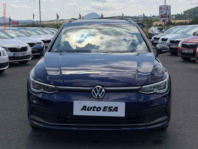 Volkswagen Golf (2022) 2.0 TDi, Style, LED - fotka 2 z 17