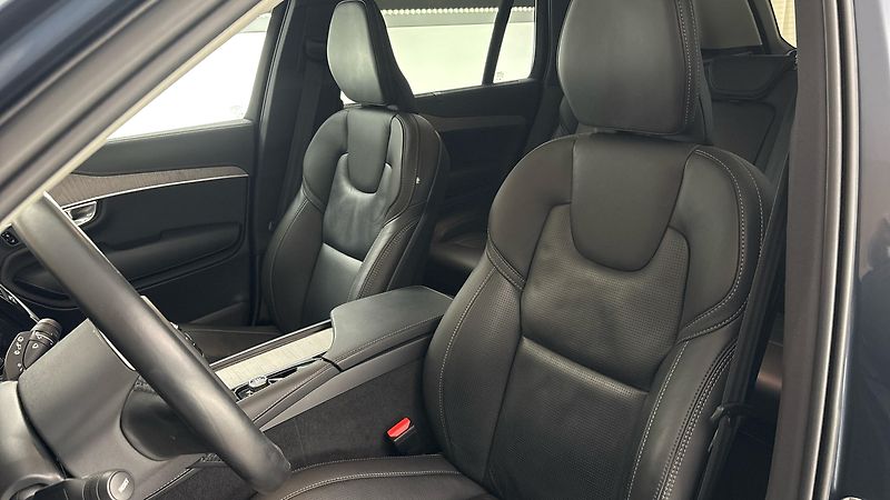 Volvo XC90 2.0 B5 AUT AWD Inscription - fotka 15 z 33