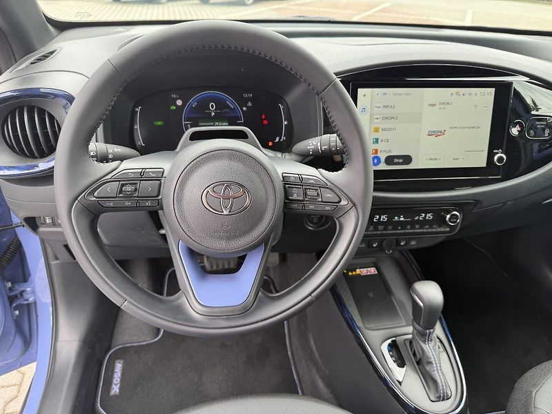 Toyota Aygo 1.5 Hybrid Executive - fotka 15 z 24