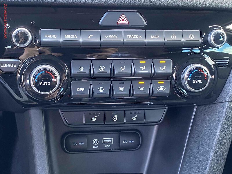Kia Sportage (2018) 1.6 GDi, Navi, kamera, kůže - fotka 16 z 18