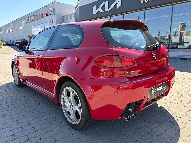 Alfa Romeo 147 GTA 3.2 V6 250k Rosso - fotka 4 z 10