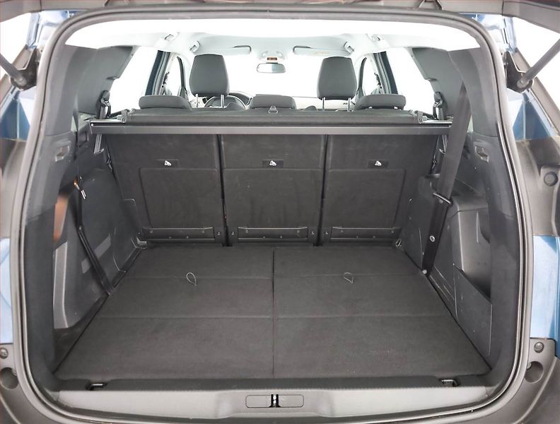 Peugeot 5008 (2021) 1.5 BlueHDi, 7 míst, ČR,1.maj - fotka 19 z 20