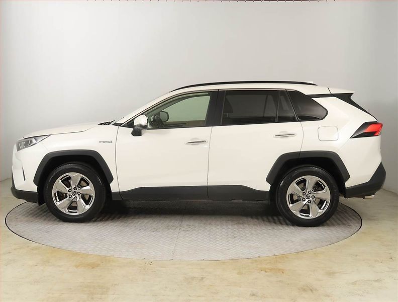 Toyota RAV4 (2019) 2.5 Hybrid - fotka 3 z 28