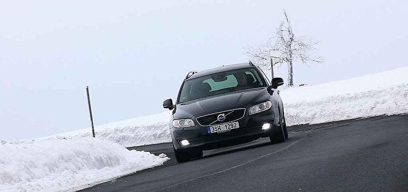 Volvo V70.