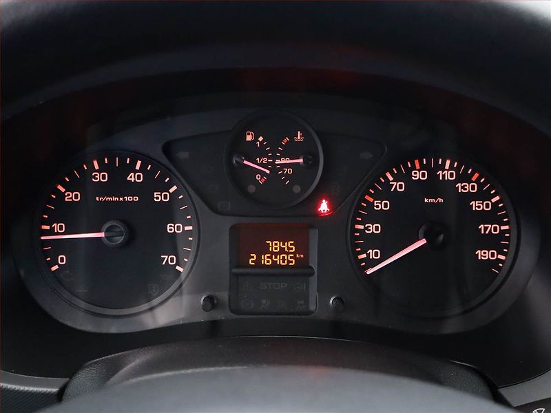 Peugeot Partner (2017) 1.6 HDi, ČR, 1Maj, DPH - fotka 8 z 12