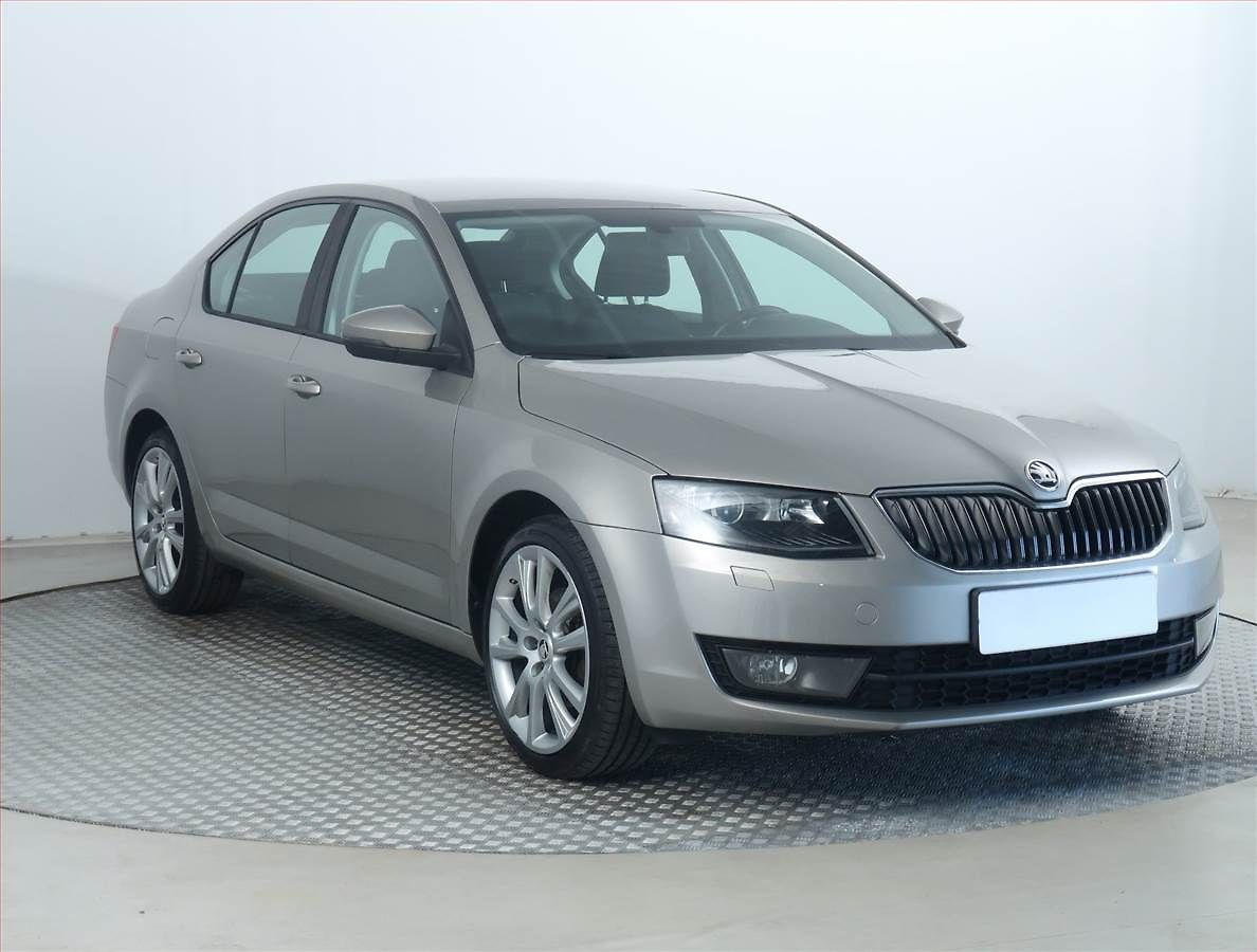 Škoda Octavia Ambition 2.0 TDI, Xenony