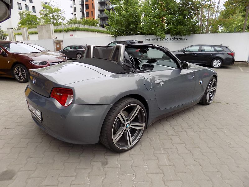 BMW Z4 (2007) 3.0 SI - fotka 9 z 14