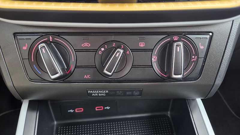 Seat Arona (2022) 1.0 TSI 70 kW Style CZ DPH - fotka 18 z 29