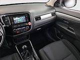 Mitsubishi Outlander (2017) 2.0, Tempomat, Park. senzory - náhled 8