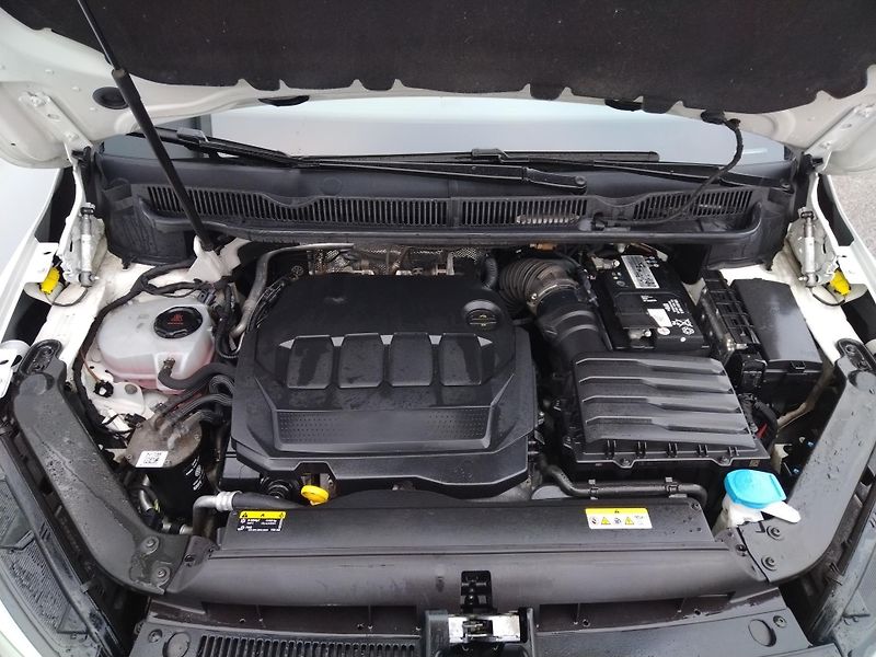 Volkswagen Touran 2.0 TDI  7DSG Highline - fotka 30 z 30