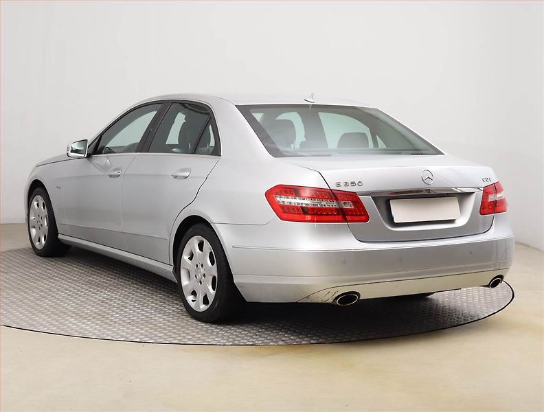Mercedes-Benz Třídy E (2009) E 350 CDI, Automat, Xenony - fotka 4 z 23