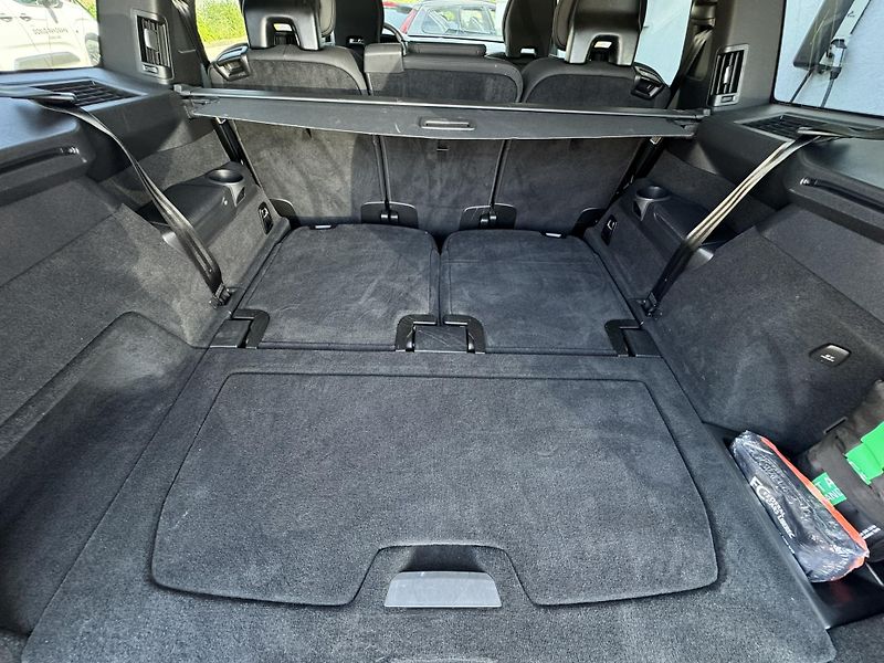 Volvo XC90 T8 AWD / 360 / kola/ REZERVACE - fotka 28 z 51