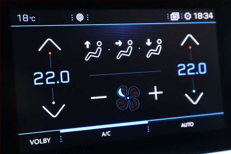 Peugeot 308 (2019) 1.2 PureTech, Automat - fotka 16 z 24