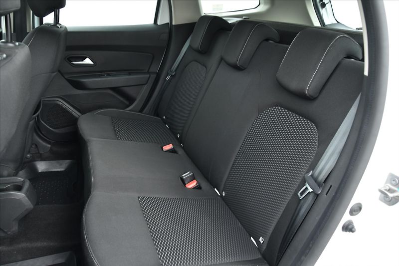Dacia Duster 1.0TCe 74kW SERVIS. KN. DPH ČR - fotka 11 z 22
