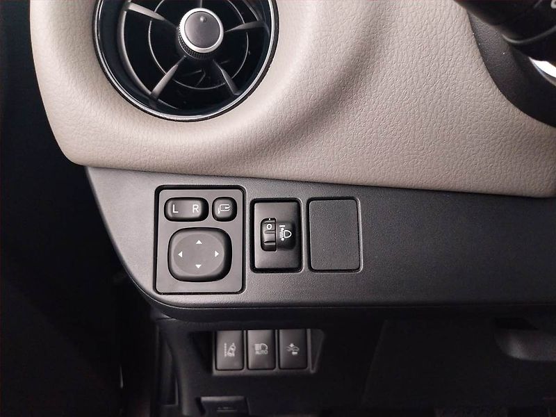 Toyota Yaris (2019) Style 1.5 Hybrid, Automat - fotka 19 z 24