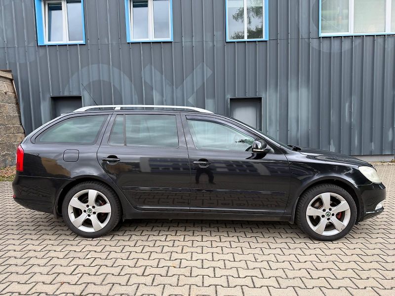 Škoda Octavia 1,6 TDi 77 kW / servis  - fotka 6 z 34