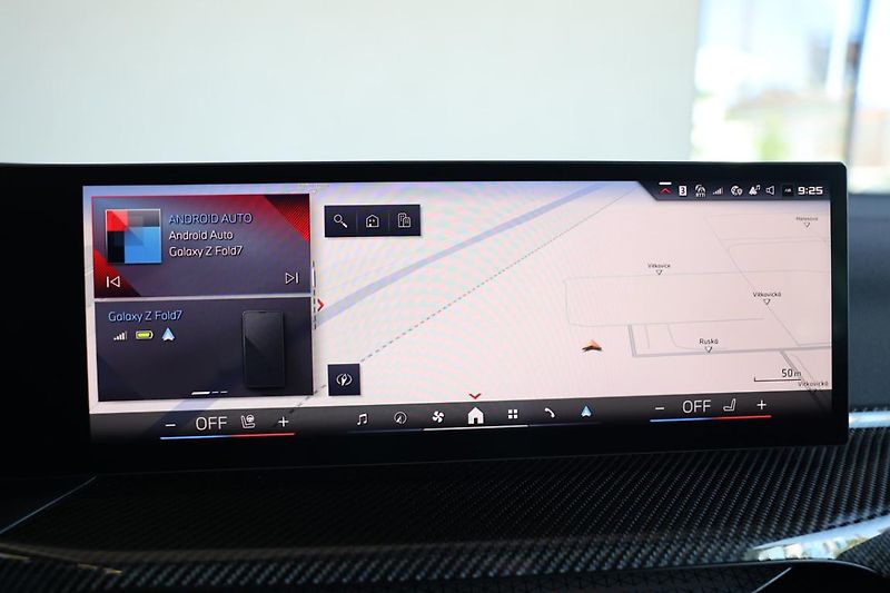 BMW Řada 4 M440i xDrive Convertible - fotka 15 z 27