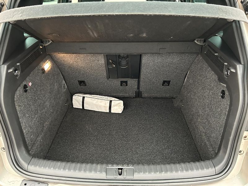 Volkswagen Tiguan 2.0 TDI 4x4 LIFE - fotka 27 z 29