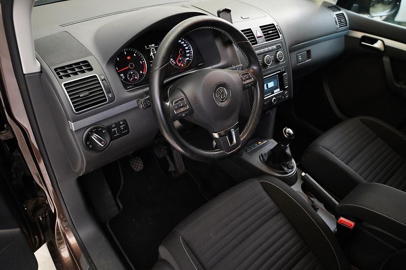 Volkswagen Touran - fotka 5 z 6