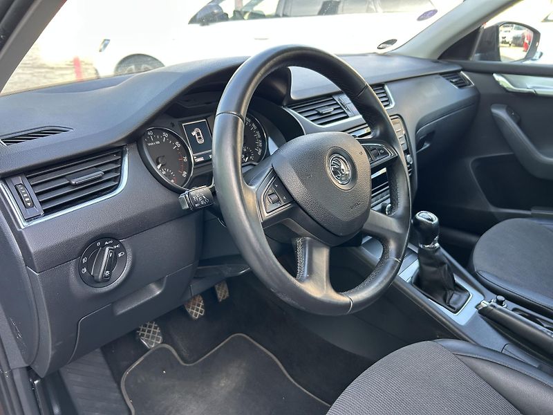 Škoda Octavia (2013) 1.4 TSi 103 KW servisní kniha - fotka 11 z 29