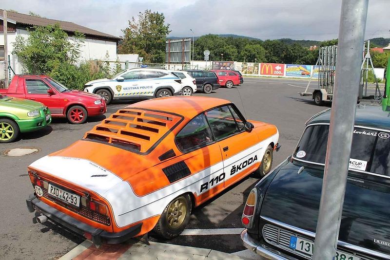Škoda 120S.