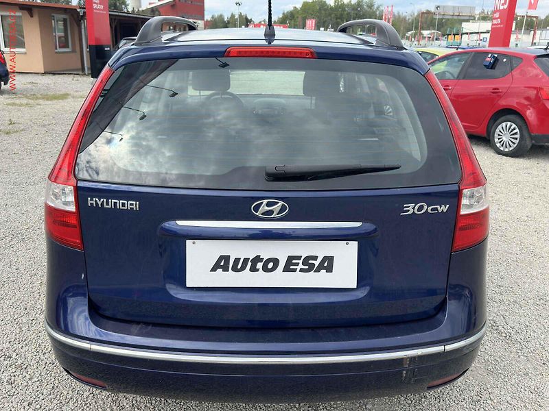 Hyundai i30 (2009) 1.6CVVT, ČR, AC - fotka 5 z 17