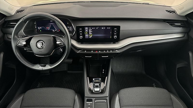 Škoda Octavia 2.0 TDI DSG Ambition - fotka 8 z 24