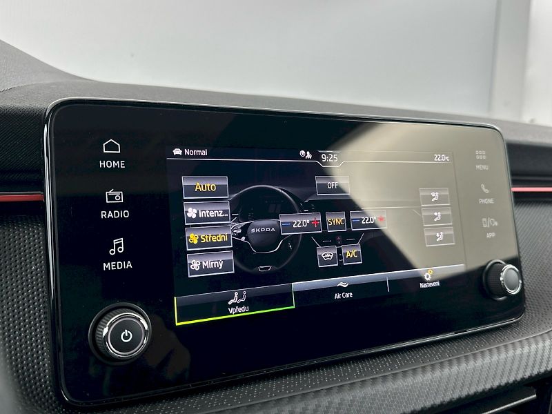Škoda Kamiq (2025) DSG 1.0TSI 85kW Monte Carlo - fotka 18 z 33