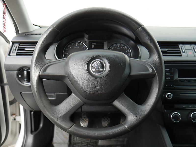 Škoda Octavia (2015) 1.6 TDi, ČR, Active, AC - fotka 12 z 14