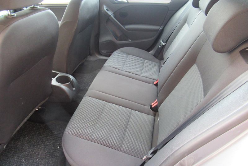 Volkswagen Golf 1.6 TDi KLIMA XENONY - fotka 14 z 19