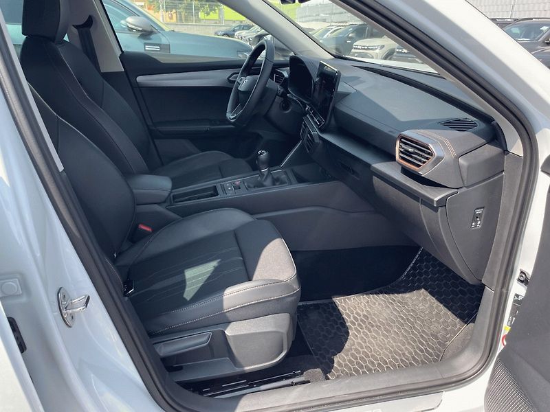 Cupra Formentor (2023) 1.5 TSI,110kW,1.Maj,ČR - fotka 33 z 38