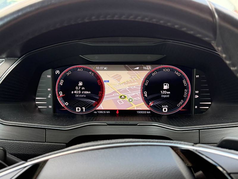 Škoda Superb combi 2,0 TDI 110 kW 7° DSG - fotka 20 z 30
