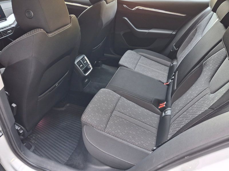 Škoda Octavia (2022) Combi Style Plus DSG 1,5TSi 11 - fotka 7 z 34