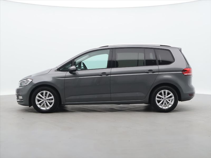 Volkswagen Touran 1,6 TDI DSG Panorama LED 1.Maj - fotka 4 z 31