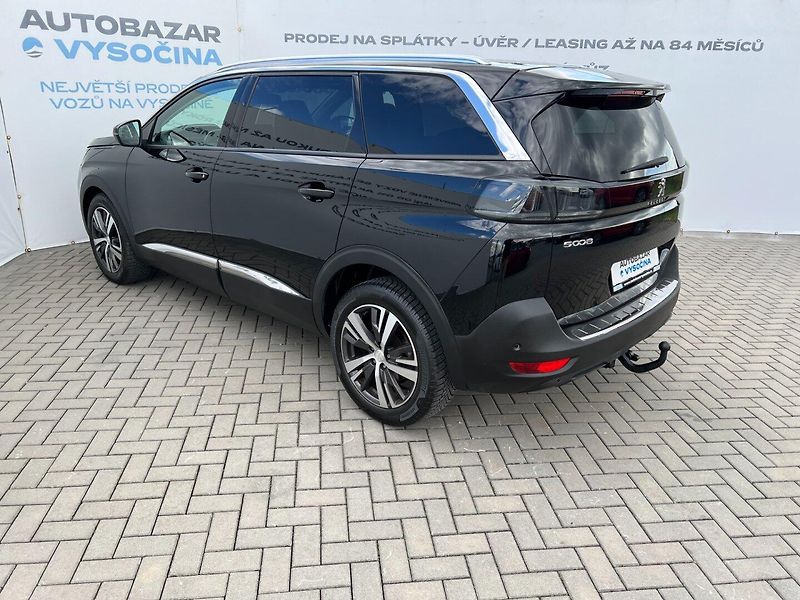 Peugeot 5008 (2021) 1.2PT 96kW! Allure! Tažné! LED - fotka 6 z 43