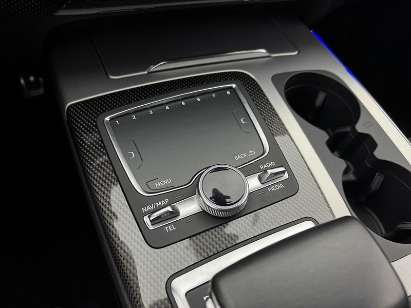 Audi SQ7 4,0 V8 MATRIX BOSE DPH 360° CZ - fotka 28 z 52