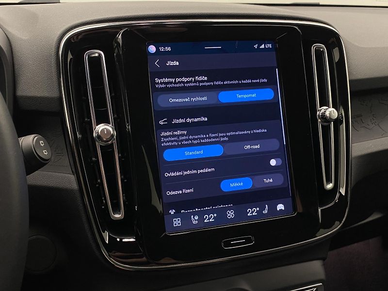 Volvo XC40 PURE ELECTRIC RECHARGE CORE  - fotka 39 z 49