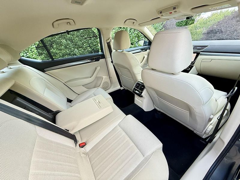 Škoda Superb (2022) iV 1,4TSi 160kW STYLE DCC TAŽN - fotka 15 z 26