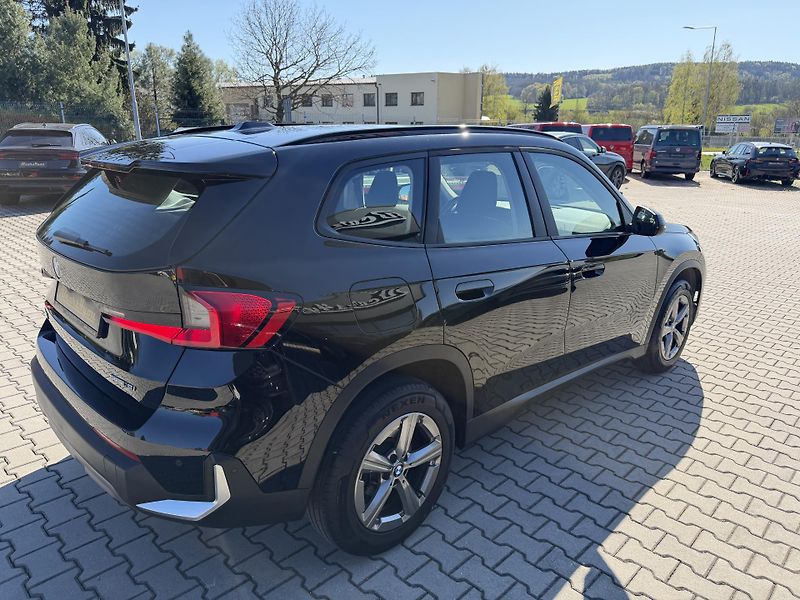 BMW X1 (2024) 18i 100kW LED KAMERA CZ - fotka 10 z 40