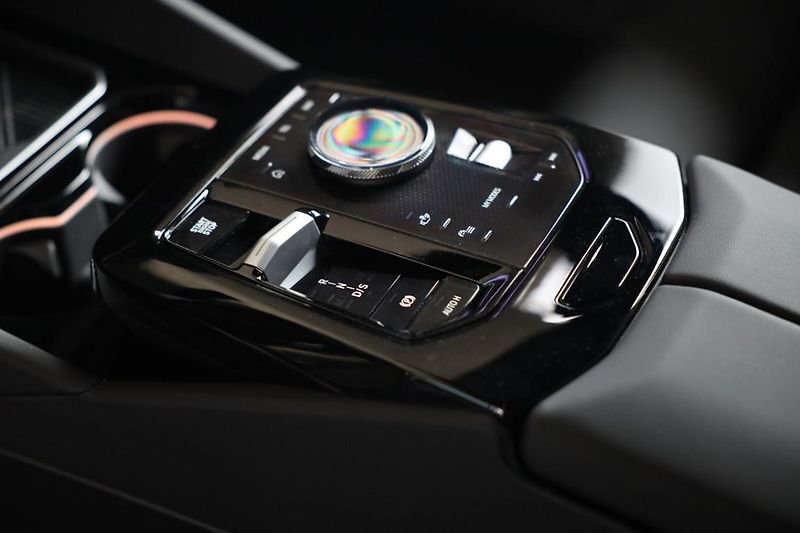 BMW Řada 5 540d xDrive Touring - fotka 12 z 18